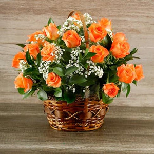 Canasta de rosas naranja